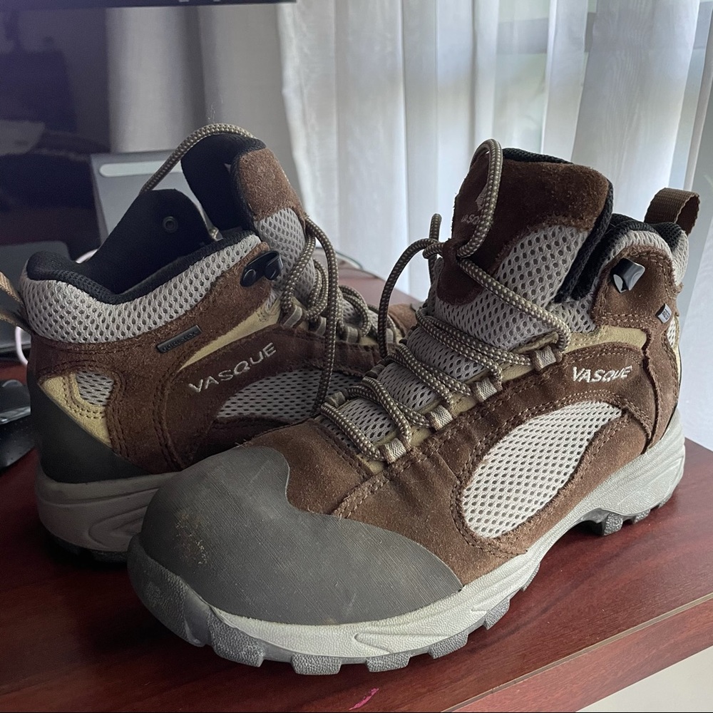 Vasque GORE-TEX hiking boots size 7 womens